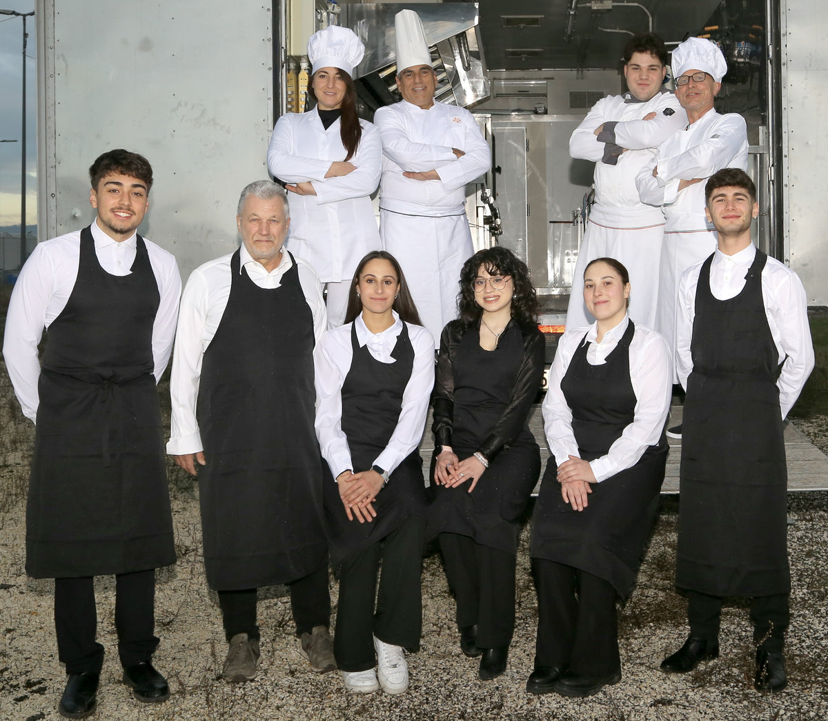 Lo staff di Salsedine in divisa